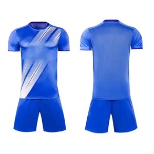 ชุดเสื้อฟุตบอลและกางเกงขาสั้นผู้ชายแบบสั่งทำพิเศษ พิมพ์ลายแบบ Sublimation ผ้าโพลีเอสเตอร์ 100% ระบายเหงื่อได้ดี คอกลม แขนสั้น ทรงปกติ - Product Image 5