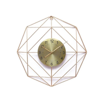 Horloge murale en métal de haute qualité qui ajoute une touche d'ordre et de rythme aux routines quotidiennes