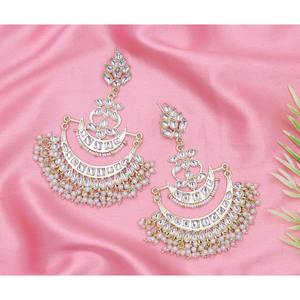 Vente en gros de boucles d'oreilles tendance Meenakari Kundan en plaqué or bijoux indiens de fête de mariage avec pompon pour fiançailles - Product Image 1