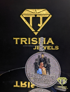 Pendentif Bling Iced Out « Brick City Kennels » en diamant de laboratoire VVS, argent sterling 925, bijoux hip-hop par Trisha Jewels - Product Image 2