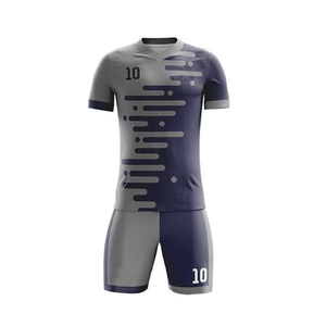 Vente en gros, faible MOQ, uniforme de football à manches courtes sur mesure pour adultes, ensemble d'équipe de haute qualité fabriqué au Pakistan - Product Image 4
