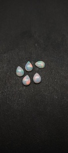 Ópalos Blancos Naturales Etíopes de Alta Luminosidad, Forma de Pera Lisa, Cabujones de 7*9 mm, Oferta al por Mayor a Precio de Mayoreo, Compre Joyería en Línea - Product Image 5