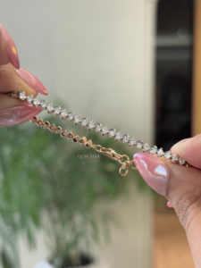 สร้อยข้อมือเทนนิสทรงโค้งประดับเพชรทรงกลมเพาะเลี้ยง ดีไซน์หรูหรา น้ำหนัก 1.95 กะรัต ระดับความสะอาด VVS VS EF ทองคำแท้ 14 กะรัต เครื่องประดับหรูหราทันสมัยสำหรับผู้หญิง - Product Image 3
