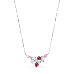 Collar con colgante de flor romántica con rubí y piedras rosas en plata 925 con baño de rodio y cadena tipo caja para mujer - Product Image 1