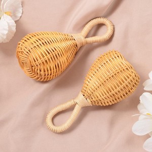Venta al por mayor de sonajeros de madera natural para bebés pequeños sacudiendo la mano de ratán sonajero de madera de juguete al por mayor de Vietnam - Product Image 3