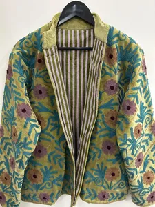 Blouson en velours style vintage Suzani, brodé à la main de motifs floraux, style bohème, vêtement d'extérieur artisanal, fermeture à un seul bouton - Product Image 4