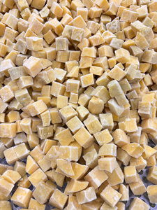 Patates douces surgelées IQF pelées de qualité supérieure, marque 99 Gold Data, forme cube, 10 kg, emballage sous vide, vente en gros, produit saisonnier très demandé - Product Image 3