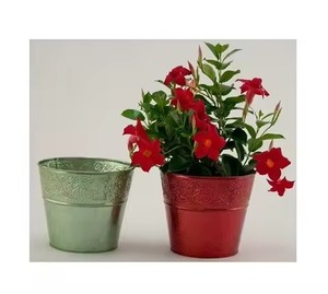 Pot suspendu jaune avec décoration de vigne de fraise artificielle, style rustique, pour usage extérieur et intérieur - Product Image 5