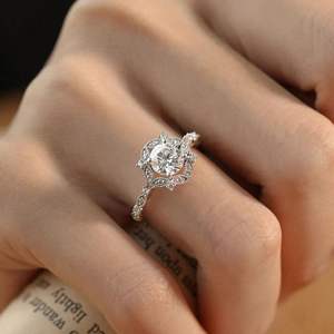 Anillo de Compromiso Vintage con Halo de Moissanita, Diseño Art Deco, Girasol, Oro Sólido, Marca RITZIN, Anillo Bonito para Mujer - Product Image 2