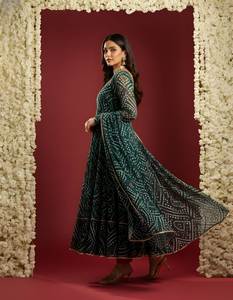 Conjunto de Kurta Verde Premium, Sin Prenda Inferior Incluida, Estampado Bandhani, Tela de Seda Delta con Forro de Crepé Cosido, Tallas M, L, XL, XXL, Venta al Por Mayor - Product Image 5