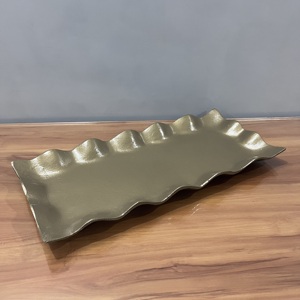 Bandeja Decorativa Moderna para Mesa, de Aluminio con Acabado Dorado, Forma Rectangular, para Sala de Estar - Product Image 1