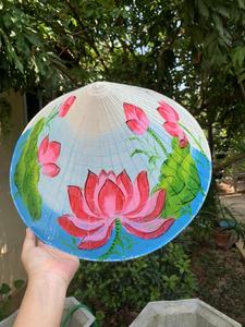 Sombrero Cónico Tradicional de Hoja de Palma de Bambú, Hecho a Mano para Protección Solar, Actividades Agrícolas y Decoración - Product Image 5