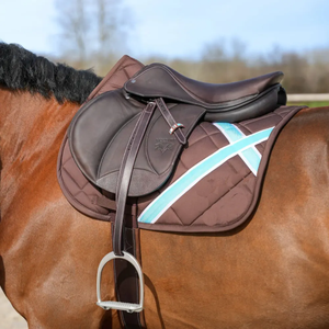 Almohadilla de Silla de Montar Cuadrada de Contacto Cercano con Diseño Personalizado, Espuma de Alta Densidad, Logotipo Bordado, Productos Ecuestres para Salto, Venta Directa de Fábrica - Product Image 3