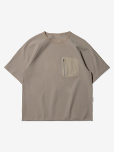 เสื้อยืดคอกลมแขนสั้นทรงโอเวอร์ไซส์ผ้าวาฟเฟิลถัก แต่งซิปกระเป๋า สีพื้น ระบายอากาศได้ดี สวมใส่สบาย รับผลิตแบบ OEM พร้อมสกรีนโลโก้ตามสั่ง - Product Image 4