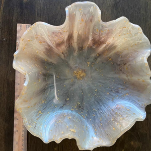 ถาดเสิร์ฟเรซิ่นสีรุ้งทำมือ งานฝีมือเหนือกาลเวลา พร้อมลายทองคำเปลว ตกแต่งโต๊ะด้วยการวาดมือ - Product Image 1