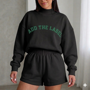 ชุดเสื้อคอเต่าและกางเกงขาสั้นสำหรับผู้หญิง ดีไซน์โดดเด่นไม่ซ้ำใคร พร้อมด้วยการจัดวางเสื้อผ้าแบบสองชิ้นที่สมดุล - Product Image 1