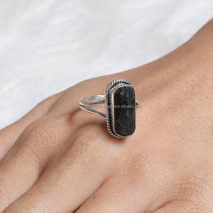 Bague classique en argent sterling 925 plaqué rhodium avec tourmaline noire véritable, faite à la main, cadeau de mariage pour elle - Product Image 2