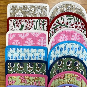 Juego de Posavasos de Algodón con Estampado de Bloques, Hechos a Mano, Ecológicos, Estilo Bohemio, de Ridhi, 5x5 Pulgadas, Reutilizables, Duraderos, Cuadrados, para Tazas, Surtidos - Product Image 2
