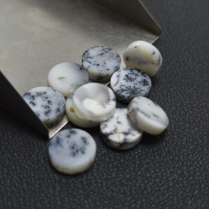 Opale Dendrite Naturelle Ronde Taillée Blanche, Pierre Plate Opalescente pour la Fabrication de Bijoux - Product Image 1