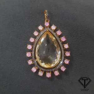 จี้รูปกางเขนชุบทอง 18K ประดับด้วยโทแพซและโกเมนแบบฝังกรงเล็บ - Product Image 1