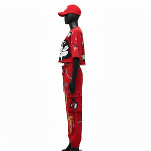 Conjunto de Top Corto y Pantalones Cargo de Felpa de Algodón y Poliéster Suave de 240 GSM con Bordado Rojo y Logotipo Personalizado para Mujer - Product Image 3