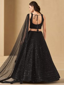 Robe de soirée longue en georgette noire brodée, coupe trapèze, sans manches, col en V, ensemble deux pièces formel - Product Image 2