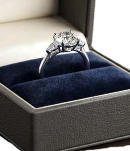 Wholesale Round & Pear Lab Grown Diamond Three Stone Style <b>Ring</b> 9K 10K 14K 18K Solid Gold <b>Proposal</b> <b>Ring</b> DEF Color VS VVS Clarity - Product Image 6
