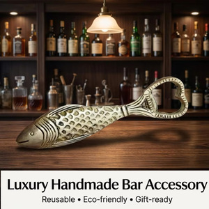 Ouvre-bouteille classique de luxe en bois et laiton en forme de poisson, écologique et réutilisable, outil de bar pour fêtes et mariages - Product Image 2