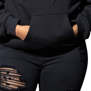 Sudadera con Capucha Unisex 1922 All Black con Brillo, Sudadera de la Hermandad Griega, Estilo Casual Urbano, Comodidad Premium - Product Image 6