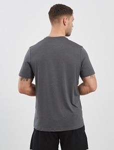 เสื้อยืดออกกำลังกายทรงหลวมแบบสปอร์ต ผ้าคอตตอนผสม ระบายเหงื่อได้ดี ทนทาน เหมาะสำหรับออกกำลังกาย สวมใส่สบาย - Product Image 2
