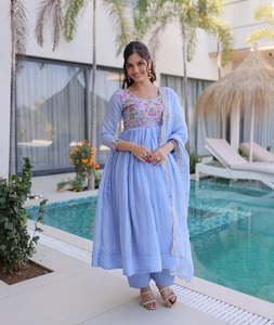 Salwar Kameez Tradicional Étnico Indio para Mujer, para Cualquier Ocasión, Ropa Elegante al por Mayor con Excelente Calidad Premium - Product Image 1