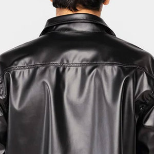 Chemise en cuir PU moderne pour homme, style décontracté, boutonnée, manches longues, surchemise en cuir souple, streetwear élégant, logo personnalisé ODM - Product Image 4