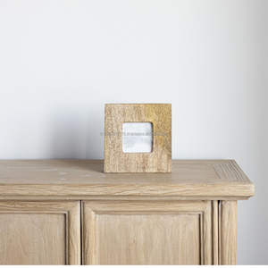 Marco de fotos cuadrado de madera que ofrece una composición equilibrada, decoración moderna, simetría artística, apariencia limpia, refinada, atemporal y elegante. - Product Image 5