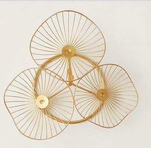 Panier de rangement en fil métallique doré moderne, design géométrique empilable, organisateur de cuisine multi-usages - Product Image 2