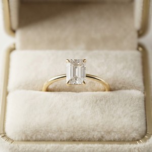 Bague classique en or massif 10K 14K 18K Verdant avec émeraude et 1 diamant de laboratoire taille émeraude 0,3 carat VVS, idéale pour les occasions spéciales et les soirées - Product Image 4