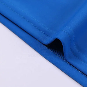 Rashguard d'entraînement léger avec tissu extensible quadridirectionnel offrant une liberté de mouvement et un confort durable - Product Image 4
