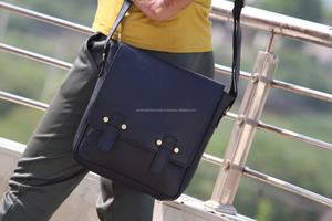 Wholesale Women's Fashion Versatile High Quality Genuine Leather Crossbody <b>Bags</b> <b>Large</b> Capacity Leather <b>Bags</b> Single Shoulder <b>Bags</b> - Product Image 3