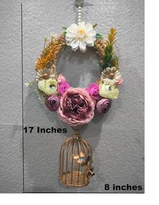 Adorno de Pared Hecho a Mano con Flores Artificiales en Jaula Metálica Decorativa para Decoración del Hogar - Product Image 2