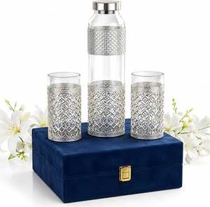 Bouteille d'eau en verre vintage personnalisée avec couvercle pour la consommation à la maison, au bureau et en extérieur - Product Image 1