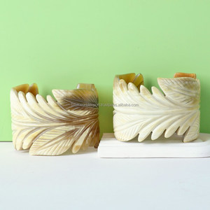 Nuevos brazaletes de cuerno de buey, joyería de cuerno de búfalo antiguo, brazaletes de cuerno hechos a mano de Falak World Export - Product Image 1