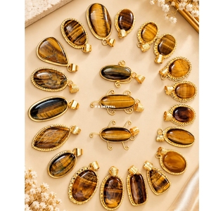 Pendentifs en améthyste et agate naturels, pierres précieuses en cristal, écologiques, faits à la main, plaqués or, irréguliers, semi-précieux F S CRYSTAL - Product Image 2