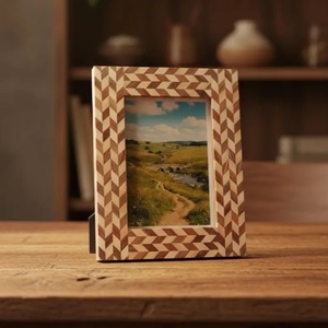 Cadre photo en résine artisanal de qualité supérieure avec une magnifique combinaison de couleurs et des couleurs personnalisées avec des puces collées à la main. - Product Image 3