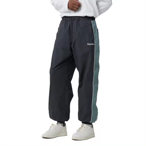 Ensemble 2 pièces coupe-vent personnalisé avec logo OEM pour homme, jogging et veste unisexes zippés, survêtements imprimés mi-lourds pour homme, style streetwear - Product Image 3