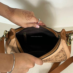 Bolso de Mano de Cuero Vacuno Genuino Hecho a Mano, Diseño Floral, Estilo Bandolera, Moderno, para Mujer, Último Modelo 2026 - Product Image 6