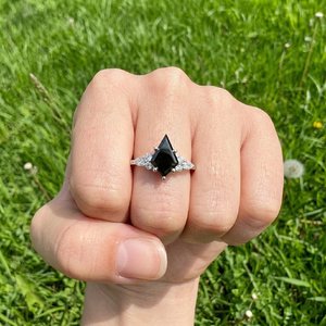Bague ajustable en argent sterling 925 plaqué or avec diamant de laboratoire taille brillant, bijou de créateur élégant pour occasions spéciales - Product Image 5