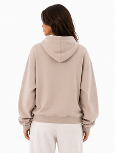 Sweat-shirt à capuche surdimensionné beige de qualité supérieure pour femme, en mélange de coton doux, avec poche kangourou classique et manches longues - Product Image 3