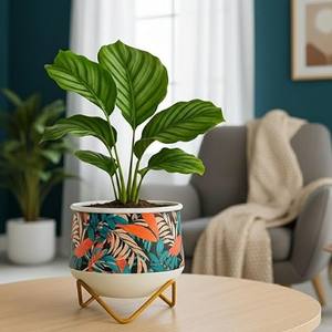 Mini pot en métal caramel, vase à fleurs design unique pour la décoration de la maison et du bureau, petit pot d'intérieur tendance, moderne - Product Image 1