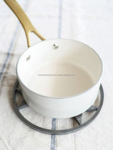 ขาตั้งสามขาแกะสลักโลหะทำด้วยมือสำหรับกระทะร้อนเหมาะสำหรับเชฟที่ให้คุณค่ากับงานฝีมือและดีไซน์ที่ใช้งานได้จริง - Product Image 2