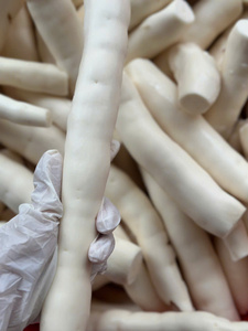 Raíz de Yuca Congelada Premium, Lista para Cocinar, Procesada IQF, Pelada, Envasada al Vacío, Ingrediente Tropical para Restaurantes e Industria Alimentaria - Product Image 4