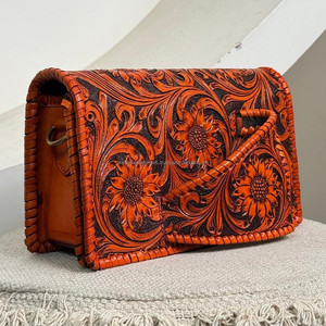 Bolso de mano de cuero personalizado OEM al por mayor, bolso de mano hecho a mano para mujer, monedero floral occidental con correa y ranura para la mano - Product Image 4